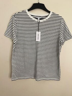 Elizabeth and James Cotton preppy Black & White Striped Tee size Large